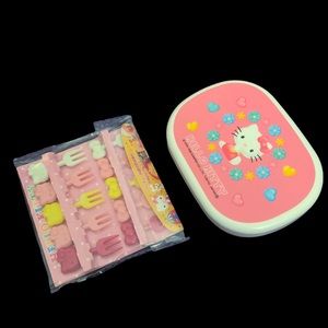 Hello Kitty set snack/lunch box and bento fruit forks.